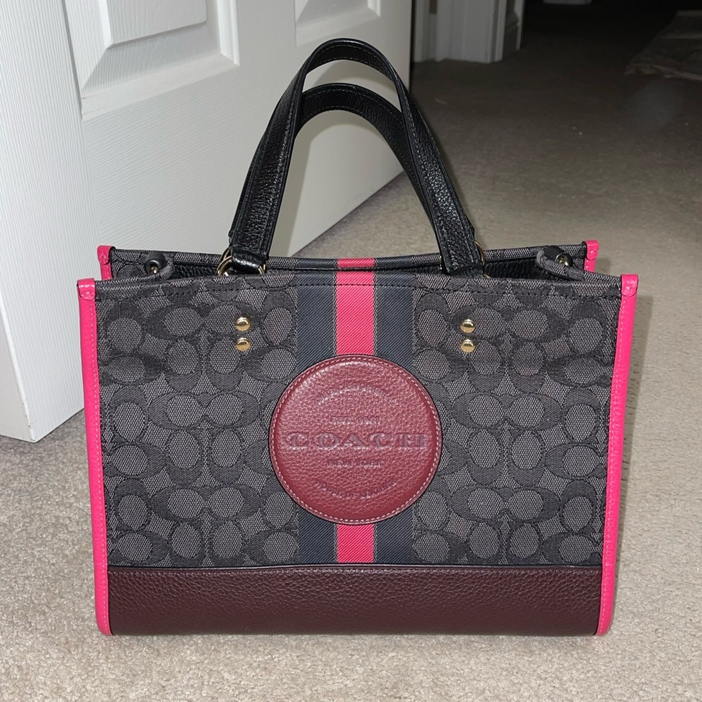 Dempsey Carryall In Signature Jacquard With Stripe And Coach Patch